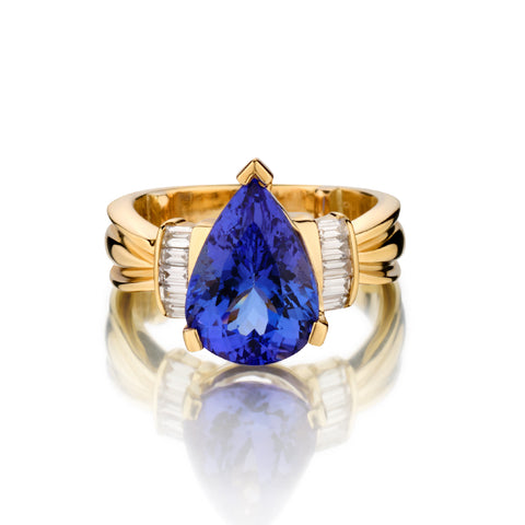 Ladies 14kt Yellow Gold Tanzanite Ring. 5.00 Carat Weight Pear Shape Tanzanite.