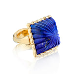 Unique 18kt Yellow Gold Card Lapis Lazuli Ring. Weight: 18.64