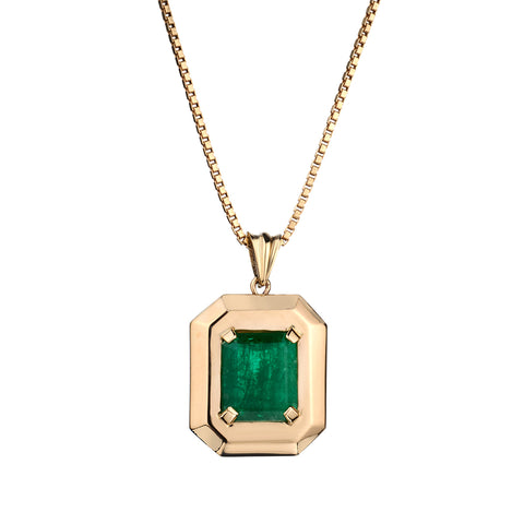 14kt Yellow Gold Green Emerald Pendant.  5.25 Carat Weight.