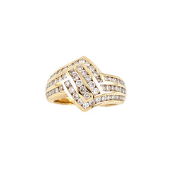 18kt Yellow Gold Diamond Ring. 1.51ct Tw Brilliant Cut Diamonds.