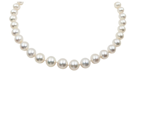 Ladies Pearl Strand Necklace. 9-10mm Pearls