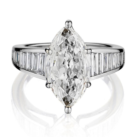 LADIES 18KT WHITE GOLD MARQUISE CUT DIAMOND RING 2.85ct