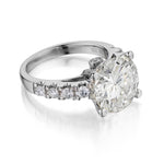 Ladies 18kt White Gold Diamond Ring . 5.35ct Tw Brilliant cuts.