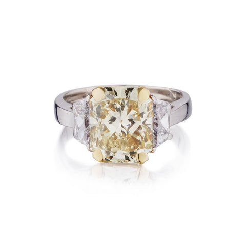 Ladies Platinum Fancy Yellow Diamond Ring . 6.04ct Tw